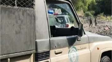 ضبط مقيم بعسير يرتكب مخالفة بيئية خطيرة بتفريغه مواد خرسانية عشوائياً